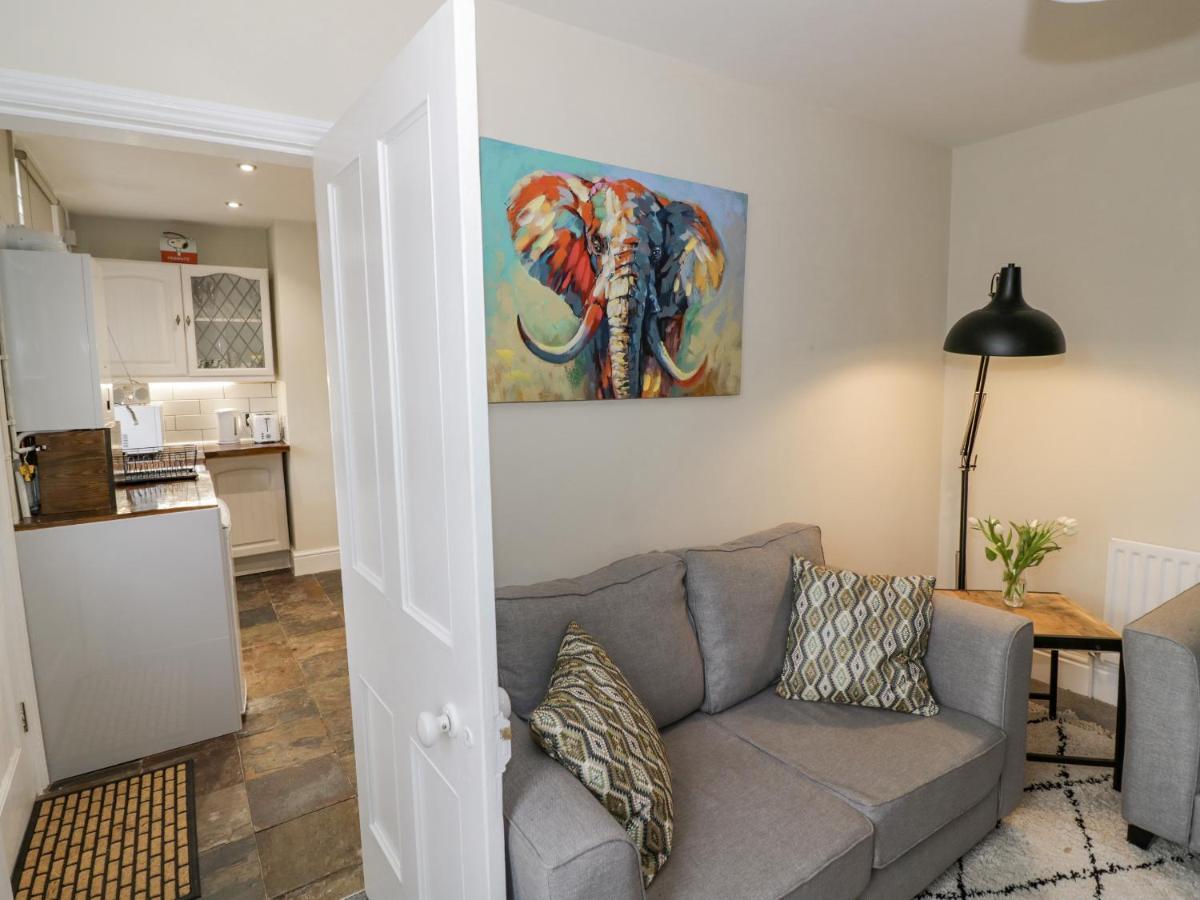 Dobbies Den Villa Бюдли Екстериор снимка