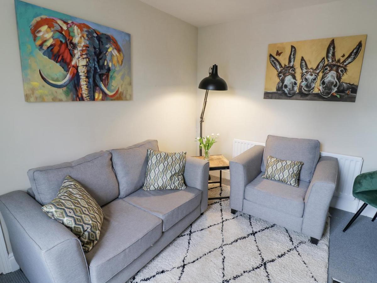 Dobbies Den Villa Бюдли Екстериор снимка