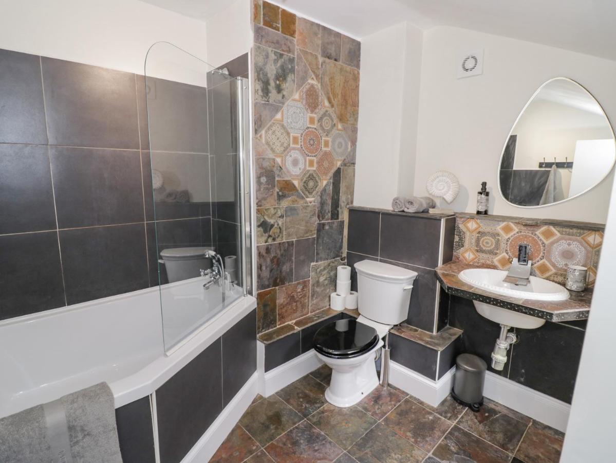 Dobbies Den Villa Бюдли Екстериор снимка