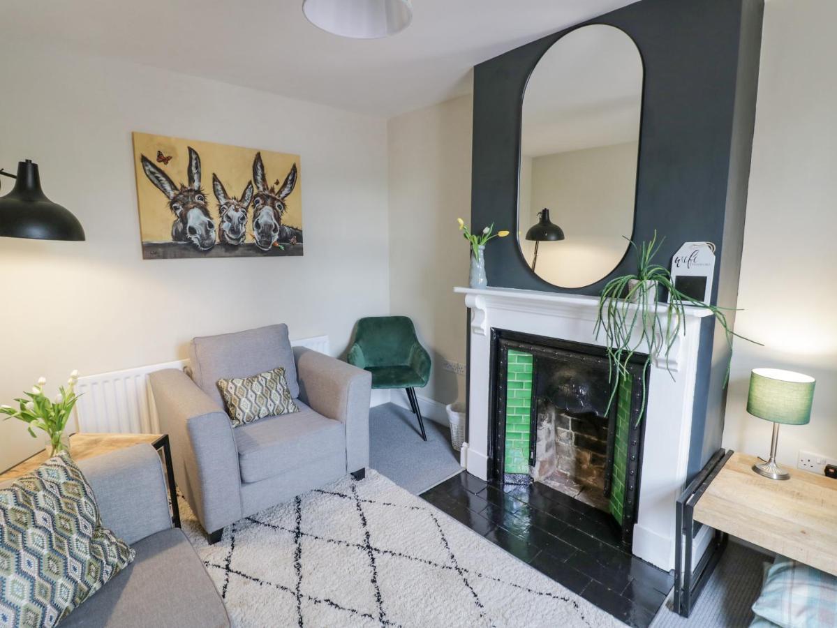 Dobbies Den Villa Бюдли Екстериор снимка